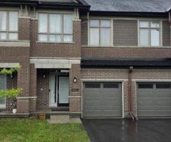 𝟔𝟑𝟎 𝐂𝐨𝐫𝐝𝐞𝐥𝐞𝐭𝐭𝐞 𝐂𝐢𝐫𝐜𝐥𝐞   Ottawa House Rentals, Rentals Ottawa, Rent, Home Rentals, Apartmentsforrent